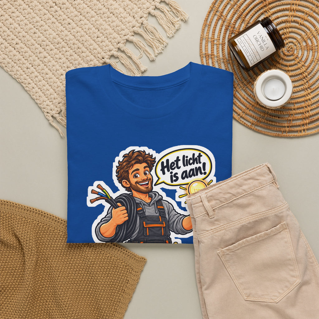 HET LICHT IS AAN! Unisex T-shirt | De Elektricien | VlaamseKracht®
